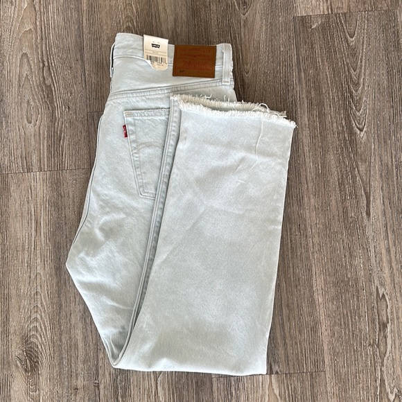 Levi’s 501 Crop Jeans - Picture 6 of 7